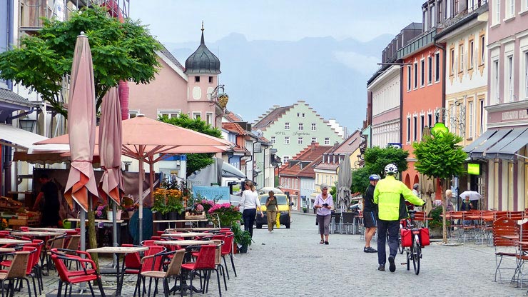 Bayern mot Alpene p egen hnd