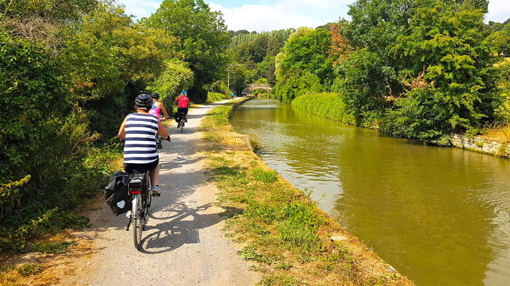 Storbritannia - p egen hnd